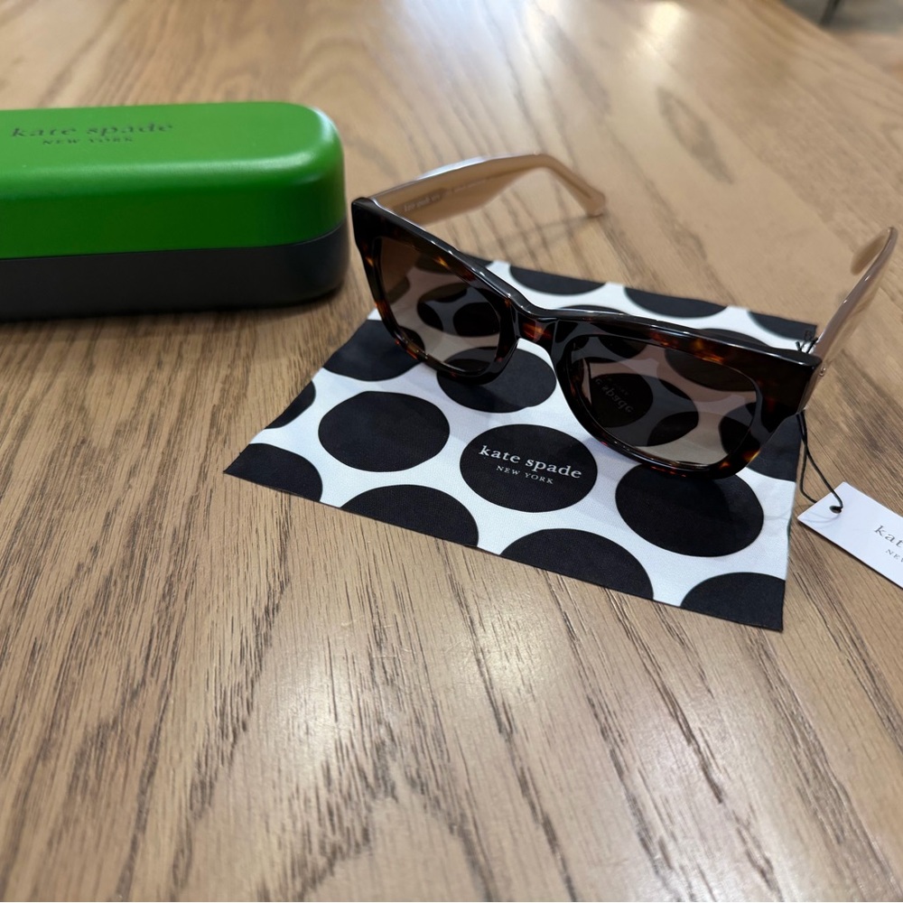 Brand New! Kate Spade ♠️Tan and Gold Sunglasses - Picture 3 of 4